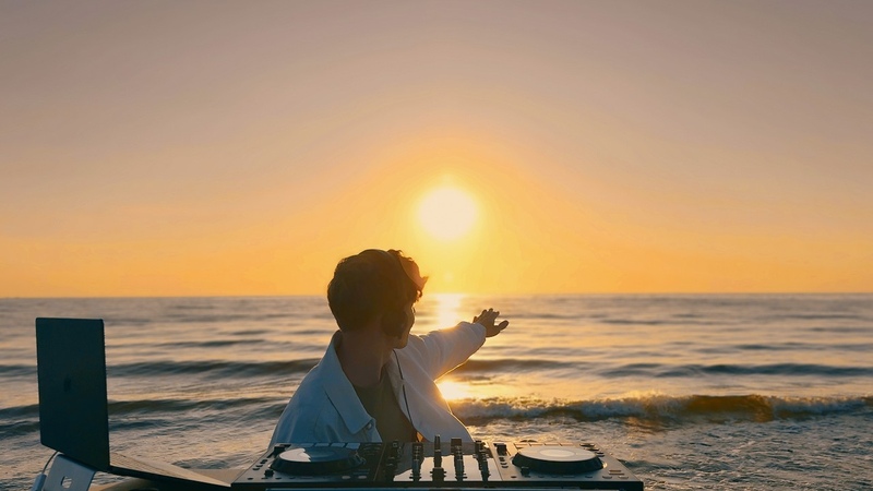 Chill and Relax Deep House Set Sunrise Vibes by