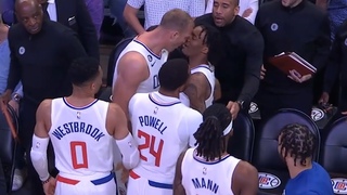 Mason Plumlee and Bones Hyland get heated on Clippers bench during timeout vs Suns