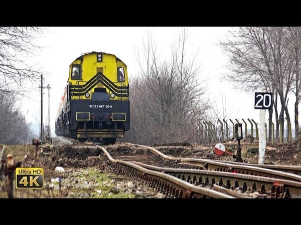 Freigt train at rail track hole and rail joint gaps bogies suspension structurals behaviour 4