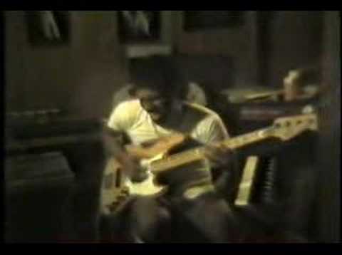 Buddy Hankerson bass solo (classic