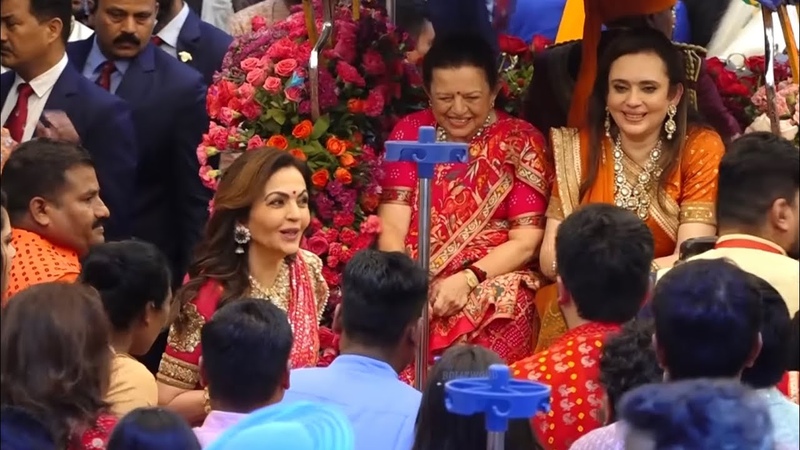 Anant Ambani wedding live, Anant Ambani and Radhika merchant marriage video, Ambani