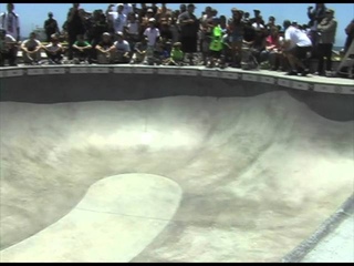 8 Year Old Asher Bradshaw does a 540 at Venice Skatepark