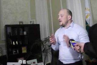 Мер Полтави Мамай зберігав у кабінеті портрети Януковича та Удовиченка (Полтава )