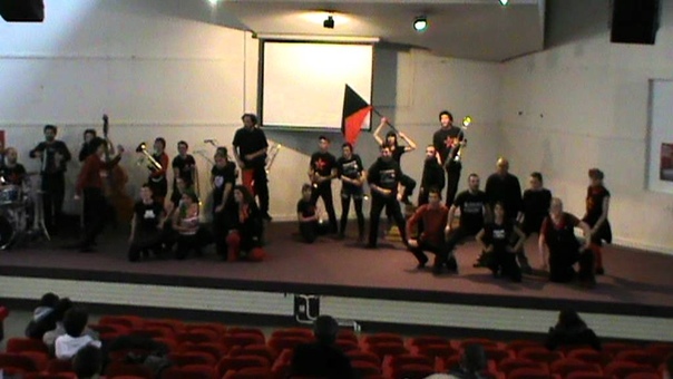 Concert de la Compagnie Jolie Môme lors du forum antifasciste le 07, 04, 2012 partie