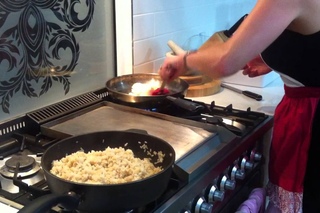 Jamie Olivers 15 minute meal, done by a real girl in real time.