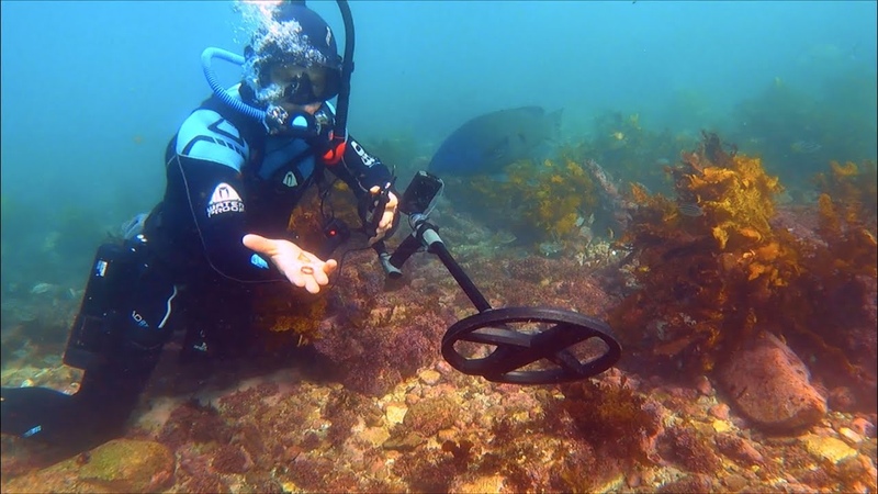 Difficult UNDERWATER Metal Detecting Search, Police Contact