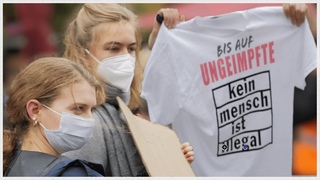 So reagieren Linke auf mein T-Shirt! | Kein Mensch ist illegal - Bis auf Ungeimpfte