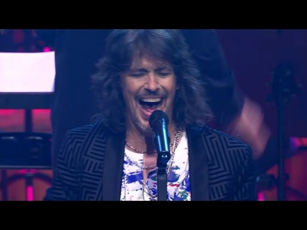 Juke Box Hero Foreigner with the 21st Century Symphony Orchestra Chorus