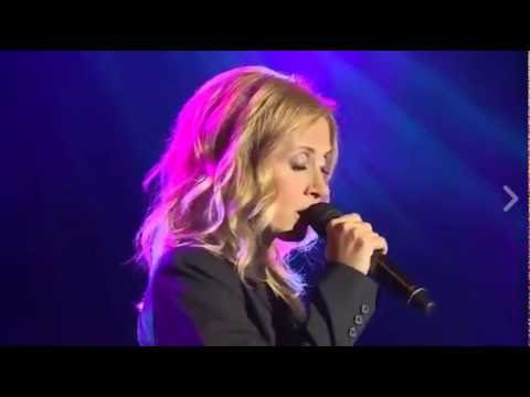 Lara Fabian ABBA Medley Live 2016, Fierté