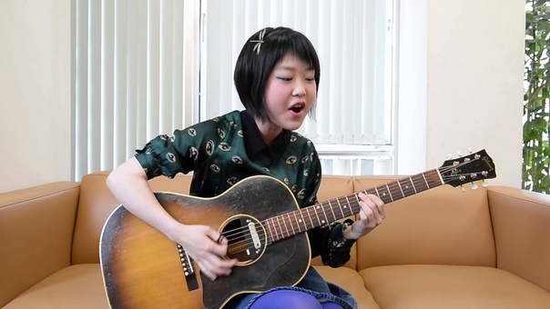 Rei performs Black Banana LIVE for Hello Asia in