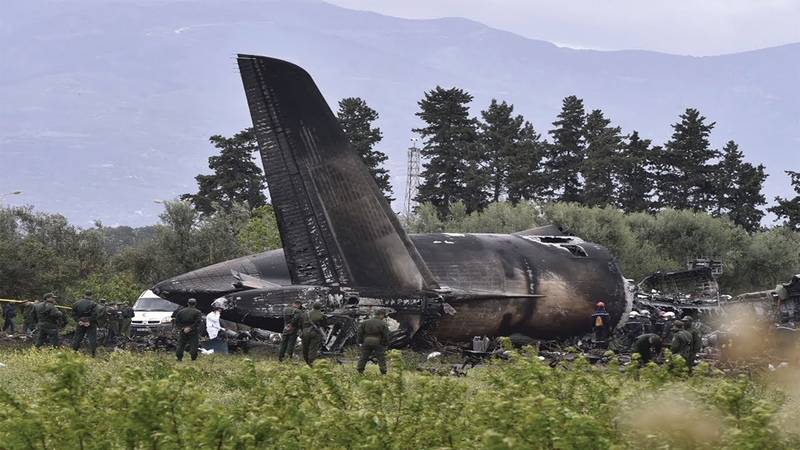 Top EMERGENCY LANDING, Incredible Go Around Touch and Go IN Crosswind Close Call, Low