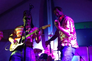 Los Twangs  “Amor Amargo“   con Luca Ceruti al violín
