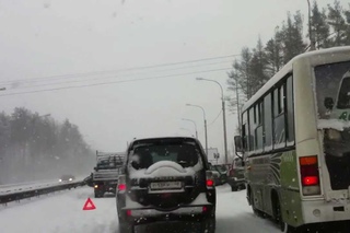 Снежный завал на Дороге Жизни под Питером