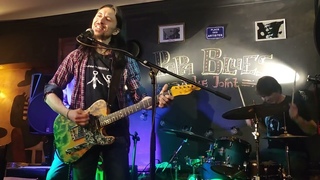 Гитара  Михаил Кистанов (Michael Kistanov). Контрабас  Олег Шарафутдинов. Брабаны  Максим Баженов