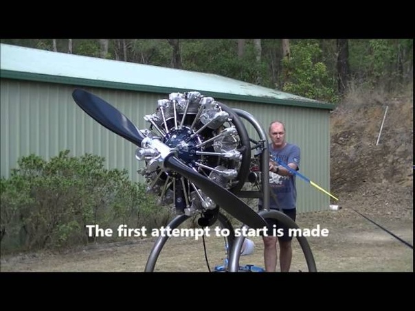 Radial Engine Startup Pratt Whitney R985 ( Wasp