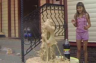 ВУЛКАН!!!15 литров  ПЕПСИ + СОДА= Огромный фонтан/VOLCANO!!!15 liter PEPSI + SODA= a Huge fountain