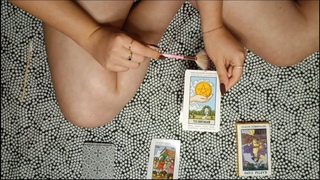 АСМР ТРЕЙСИНГ ПО  КАРТАМ ТАРО ОБУЧАЮЩАЯ ГОЛОДА ТИХИЙ ШЕПОТ | ASMR TOUCHING THE DIVINATION CARDS