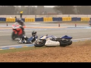 Babes, crashes & bikes, le best of Moto Journal...