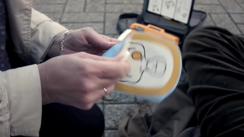 Everyday First Aid Using an automated external defibrillator (