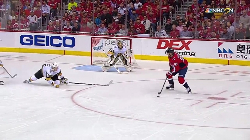 Alex Ovechkin scores twice to pass Bobby Hull on all time goals