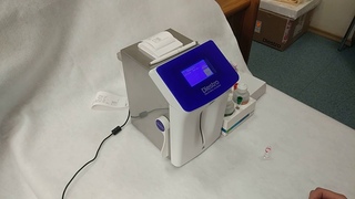 Работа ветеринарного анализатора электролитов Diestro