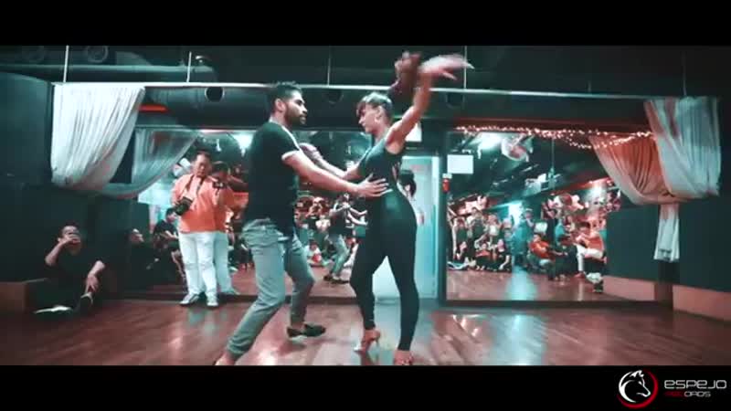 Marco y Sara Style BACHATA SENSUAL Dani J workshop en Corea