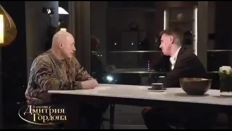 С ногой в жопе это