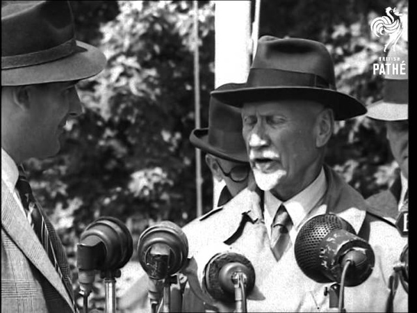 F, m Smuts Ex Premier Of South Africa Arrives AKA Smuts Arrives In UK