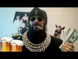 Лжецарь Власов с присягнутыми, с мешком денег отжимают хаты в деревнях! А так клянчит бабло на карту