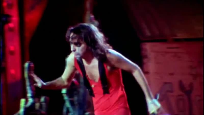 Alice Cooper Years Ago (reprise), Billion Dollar Babies ( Live at the Wembley Arena in London on September 11