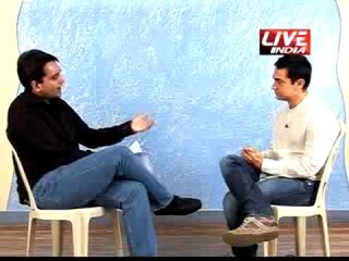 Aamir Khan  ready to perform RANG DE BASANTI once again in the political battle field of India.