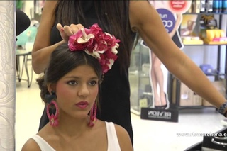 Peluquera Maika nos muestra todas las tendencias en peinado y maquillaje para la feria