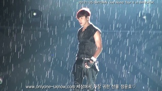 [fancam] 20121125 SMTOWN LIVE in BANGKOK-Dance VS [YUNHO]