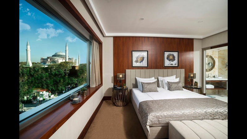 Vogue Hotel Supreme