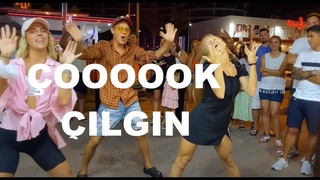 Çılgın Dondurmacı ve Dansçı Grup Kalbimsin ( Ente albe) Şarkısı İle Ortalık Yıkılıyor (Yeni Video)