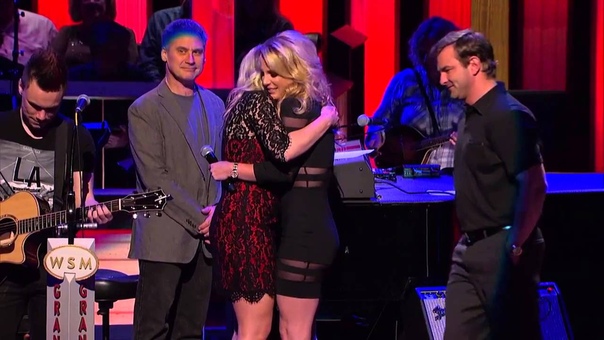 Britney Spears Surprises Jamie Lynn Spears at the