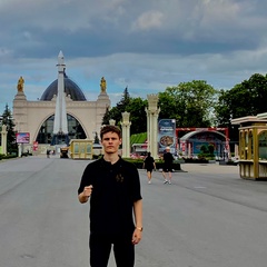 Лев Алтунин, 18 лет