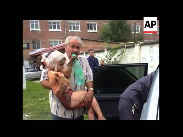 Hostages flee Beslan school siege