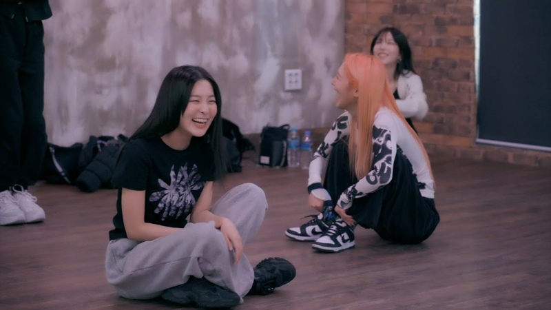GOT the beat Step Back M COUNTDOWN Dance Practice