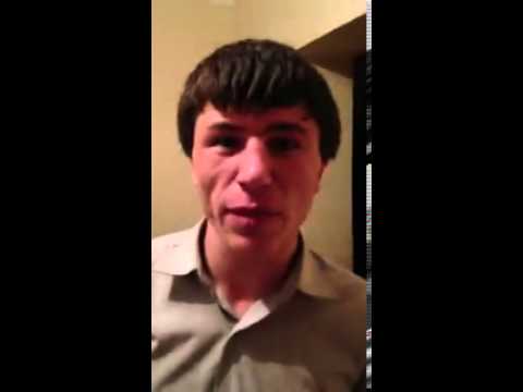 Парень признается в любви девушке