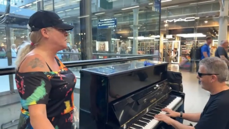 Blues Goddess Turns Up During Piano