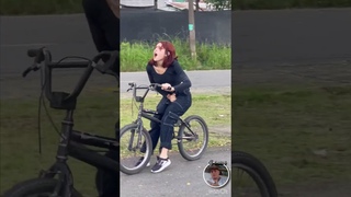 La bicicleta 🚴‍♀️ sorpresa y el chuzo🤣🤣#video